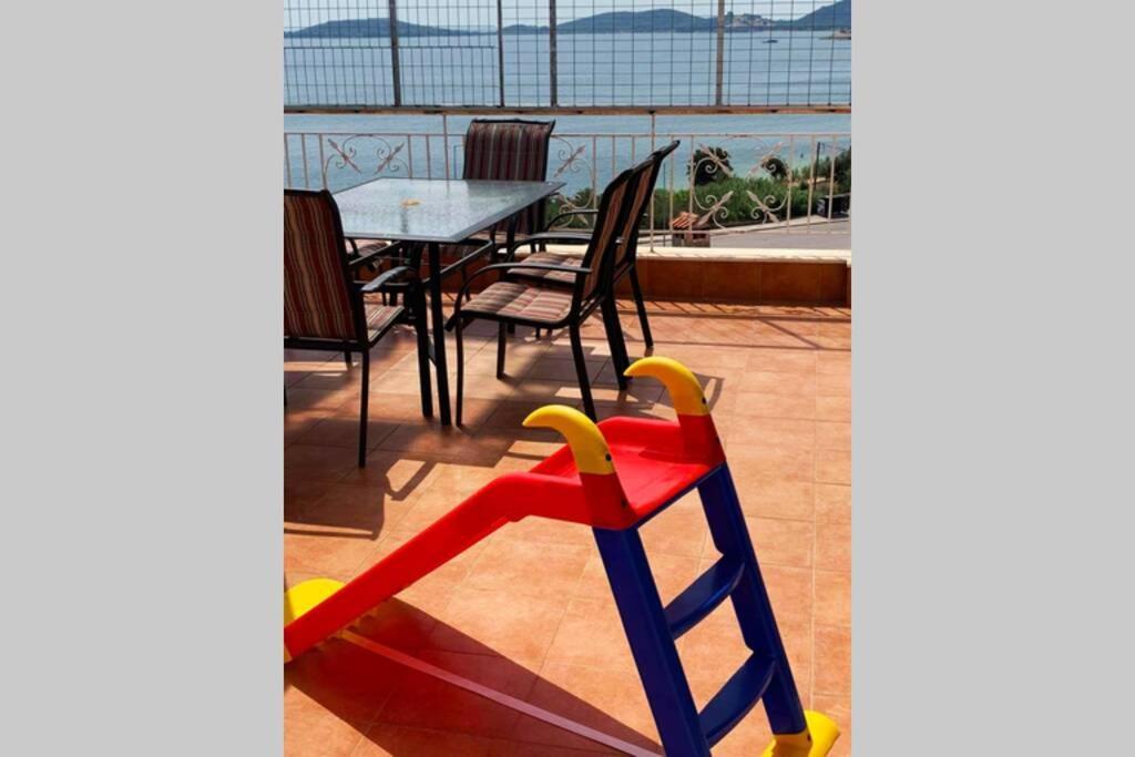 Port View House-Comfy Family Apartment-Panoramic View Nea Peramos  Exterior photo